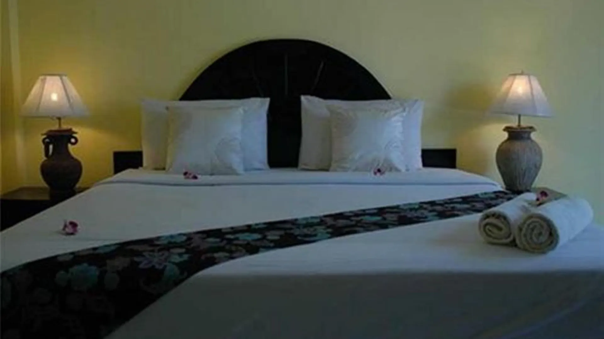 Phi Phi Villa Resort 3*, Phi Phi Adaları