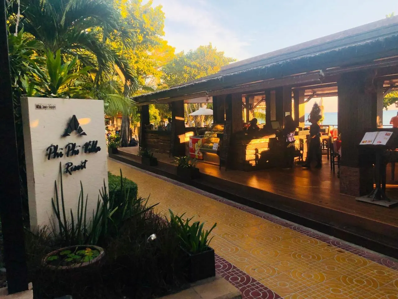 Phi Phi Villa Resort 3*, Phi Phi Adaları